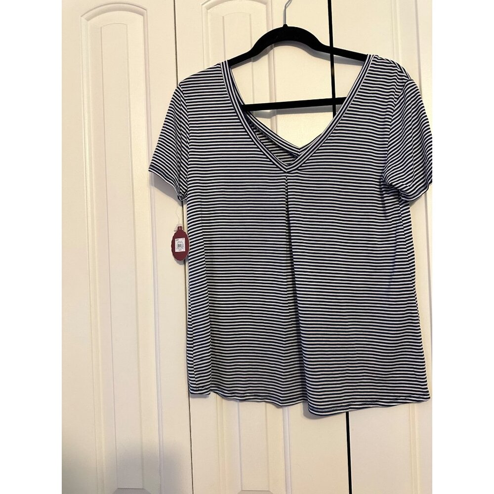 SO Striped T-Shirt Preppy Navy White V-Neck Short Sleeve Size M NWT - Picture 3 of 3